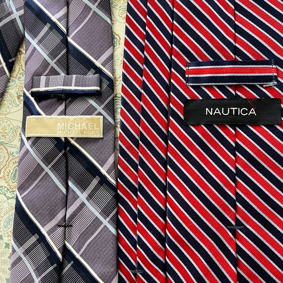 4 Designer Silk Ties Collection - Picture 3 of 6